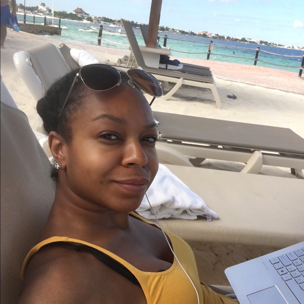 Meet your Posher, Angela